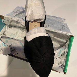 Born in California Size 10 , Black Flats